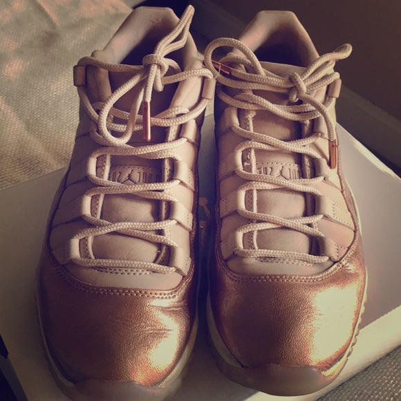 Jordan Shoes - Jordan 11 Retro Rose Gold Size 9
